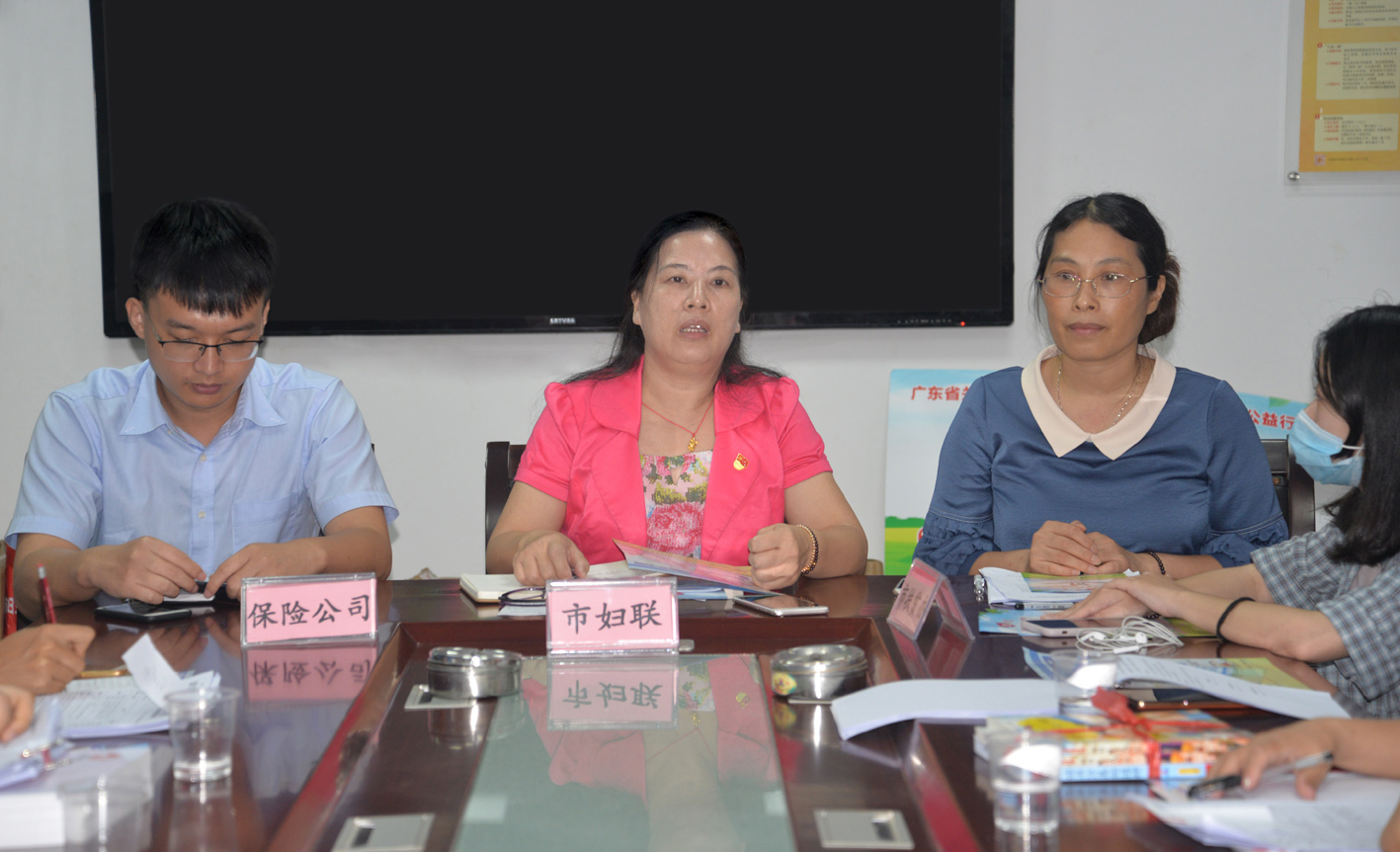 市婦聯(lián)主席陳小華講話.jpg